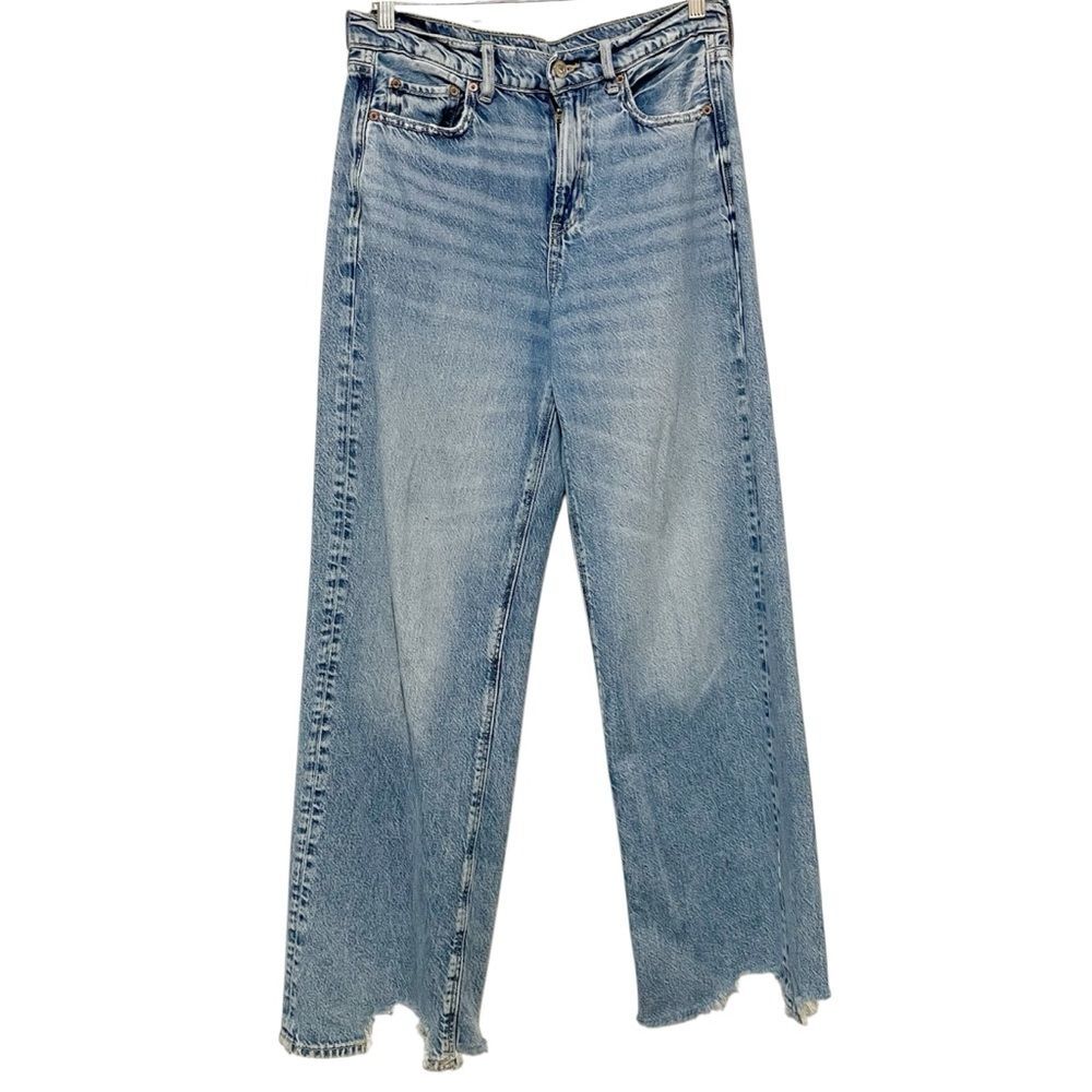 AE High Rise Straight Leg Jeans Raw Hem Light Wash Vintage 90s Denim 4 Reg